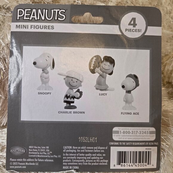 NWT Peanuts Bundle: 1000-Pc Puzzle, Mini Figure Set & Snoopy Solar Bobblehead - Picture 8 of 12